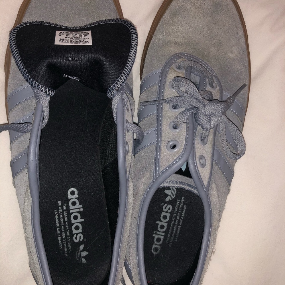 LIKE NEW Gray ADIDAS Classic Sneakers Size 9 OBO